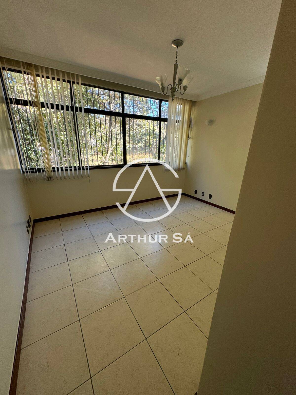 Apartamento à venda com 3 quartos, 95m² - Foto 4