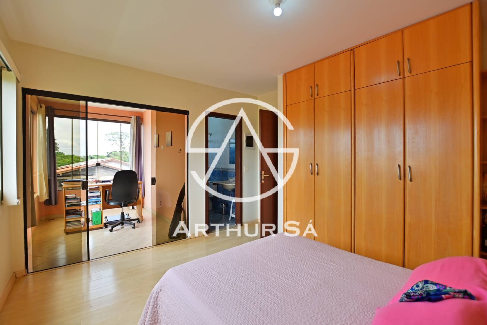 Casa à venda com 4 quartos, 1600m² - Foto 17