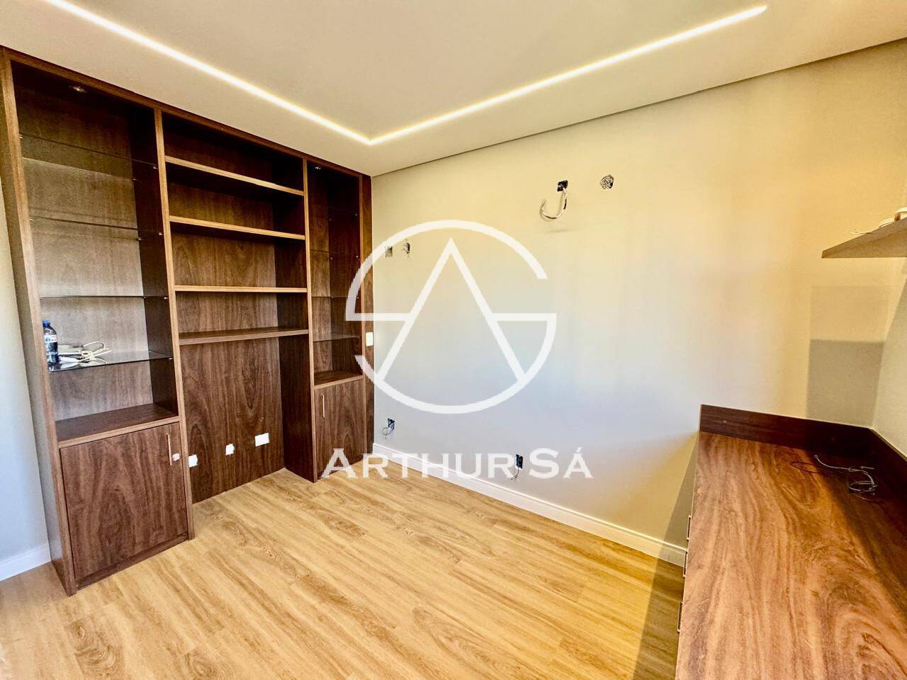 Apartamento à venda com 5 quartos, 147m² - Foto 18