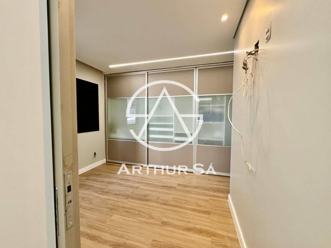 Apartamento à venda com 5 quartos, 147m² - Foto 5