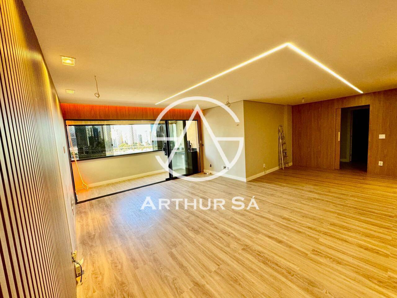 Apartamento à venda com 5 quartos, 147m² - Foto 2